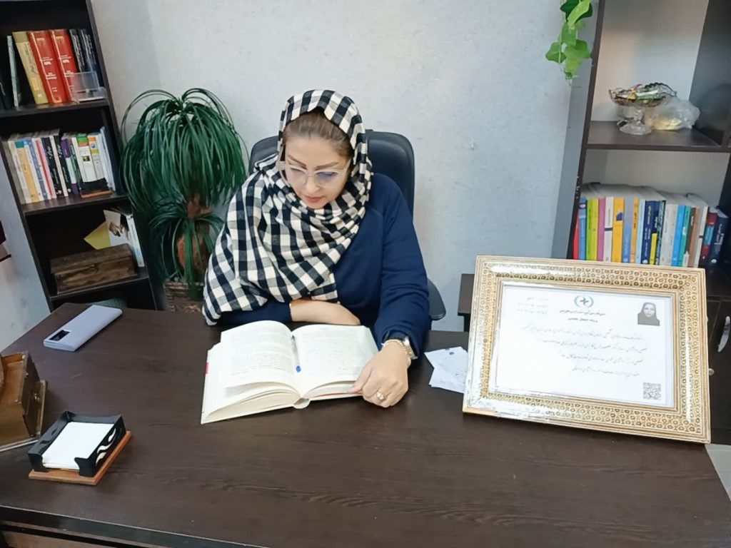 روانشناس بالینی: درمان علمی مشکلات روانی با رویکردهای نوین